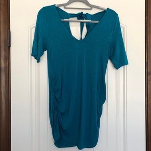 Jessica Simpson medium maternity top